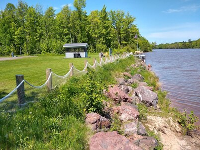 Waterfront Private Campground-Two extra RV hookups available - 50.00 per night  