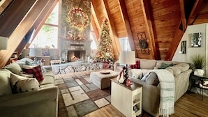 Living area - Tiny Trees Cabin (Giant Sequoias) (Springville)