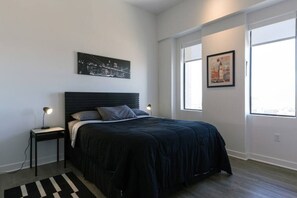 1 habitación, tabla de planchar con plancha y wifi 