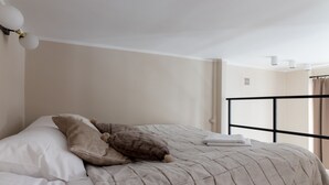 Unclassified image, 5 of 29, button - Brand New Studio Old Town 10min Ntflx (Warsaw)