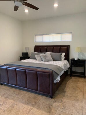 4 bedrooms, iron/ironing board, WiFi, bed sheets