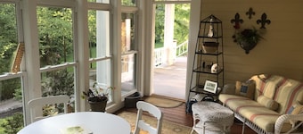 Bourbon Estate på Meadow Creek