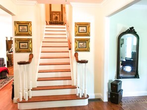 Interior - Bourbon Estate Trail sleeps 12, 6 BRs, 47ac of Waterfalls, Meadows and Creek (Bardstown)