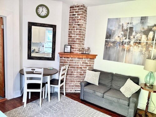 Big Easy Bungalow near the Canal Streetcar