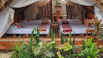 Family Cabin, 1 Bedroom | Individually decorated, bed sheets