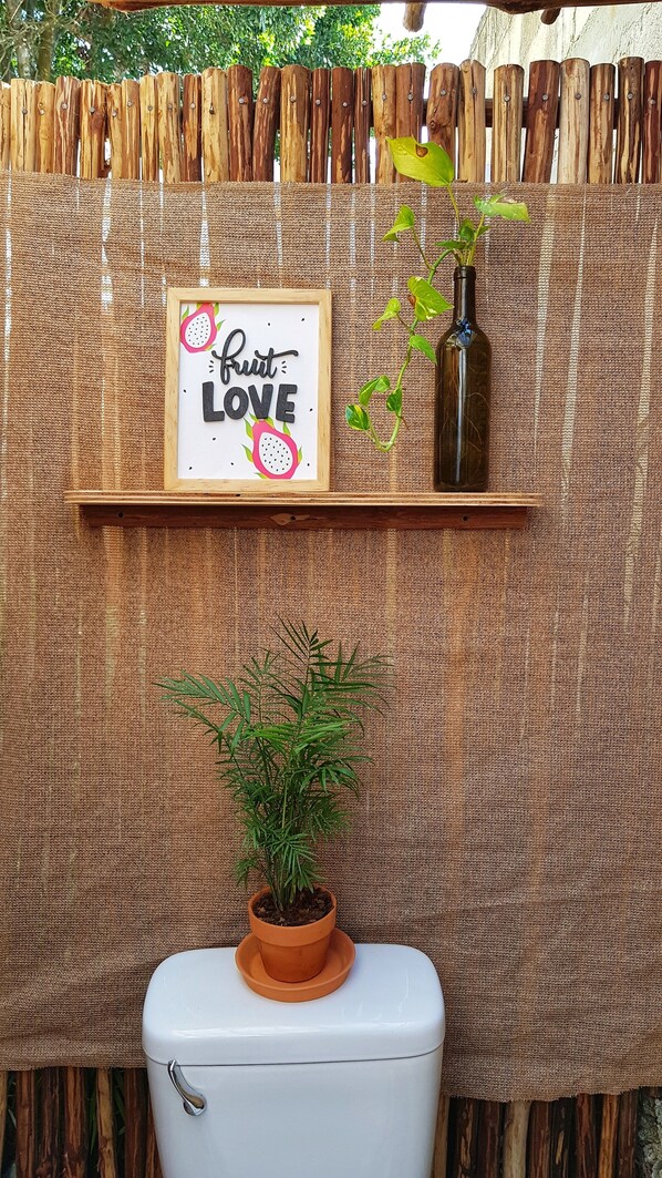 高级小屋 | 浴室 | 淋浴设施、毛巾