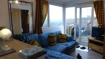 Smart TV, DVD player, video library