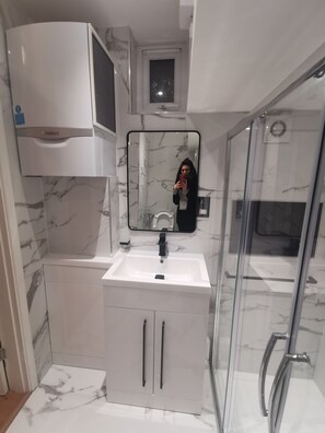 Dusche, Toilettenpapier