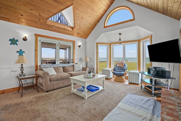 Televisión, chimenea