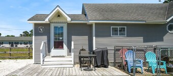 Daisey Cottage - Pet friendly w/ Fenced yard!