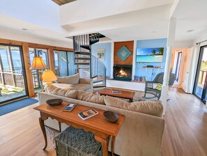 Dining - Grey Heron | Waterfront Home w/ Dock, Kayak Launch, Screened Porch, Epic Sunsets & Pet Friendly (Chincoteague Island)