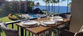 Sleeps 10, Great Ocean view condo at Papakea