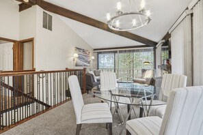 Interior - Sail Away @ Abbey Springs |Golf Cart |Golf Course |Wooded View |Wraparound Deck |Pool |Tennis |Beach (Fontana)