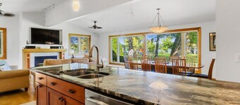 Lake Benedict Lakefront Home with Pier Fire Pit Large Yard Kayak Friendly