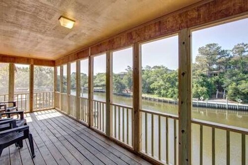 Canal Front Home in Beautiful Brigands Bay, Pet Friendly