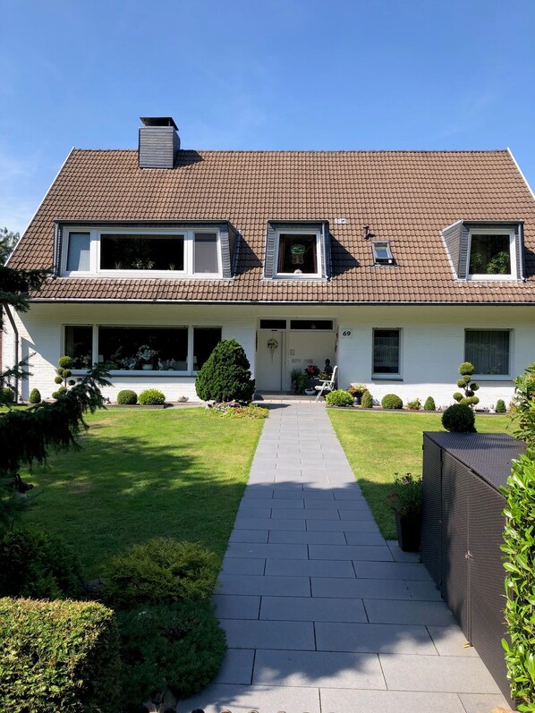 Exterior - large apartment for nature conservation forest, tank dam (Lennep)