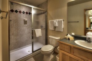 Bathroom - Breckenridge, CO Ski Resort with indoor/outdoor pools & hot tubs (Breckenridge)