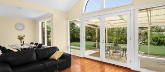 Adelaide Style Accommodation-Close to City and Beach-4 .5 Star+WI-FI+ 3 carpark