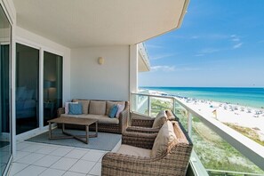 Property grounds - Silver Beach 402 | Updated, Direct Beach Front, Pet Friendly! (Orange Beach)
