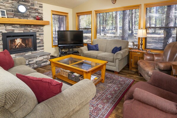 Smart-TV, peis, fotballspill og bordtennis