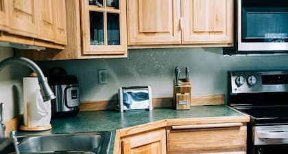 June Lake Home con vista - 2bd / 2ba + loft