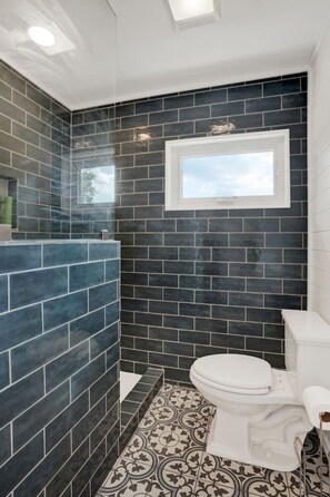 Hair dryer, towels - Mid-Century Modern Albert Home (Stonewall)