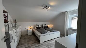 1 Schlafzimmer, Bügeleisen/Bügelbrett, Reisekinderbett, kostenloses WLAN