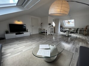 Smart TV, DVD player - 3 room apartment near SAP (Nußloch)