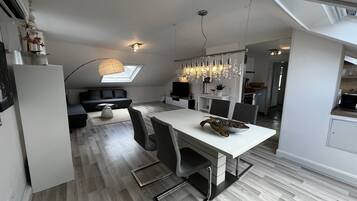 Smart TV, DVD player