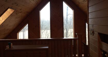 Rustic Cabin in the Woods Close to Raystown Lake - DOG Friendly
