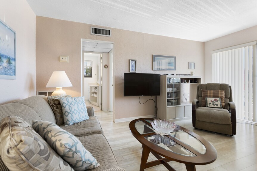 Gulf Winds 407 1br 1ba Vista Del Golfo - St. Pete Beach, FL