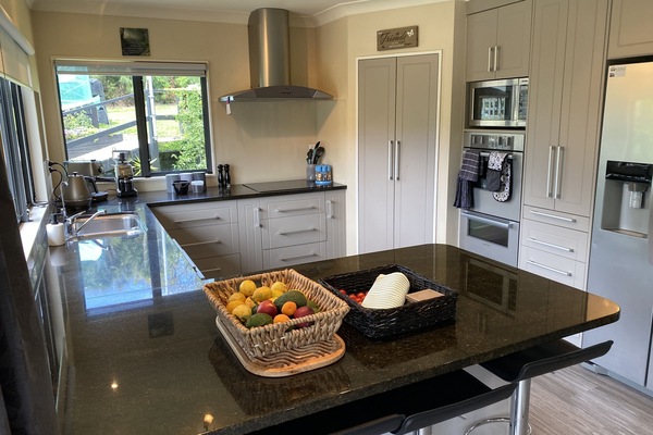 Frigorífic, microones, forn i placa de cuina