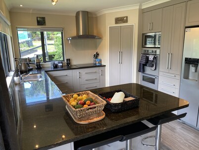 Tauranga Tropical Avocado Orchard Escape Ohauiti