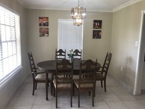 Dining - Sweet Home - Close to downtown (Houston)