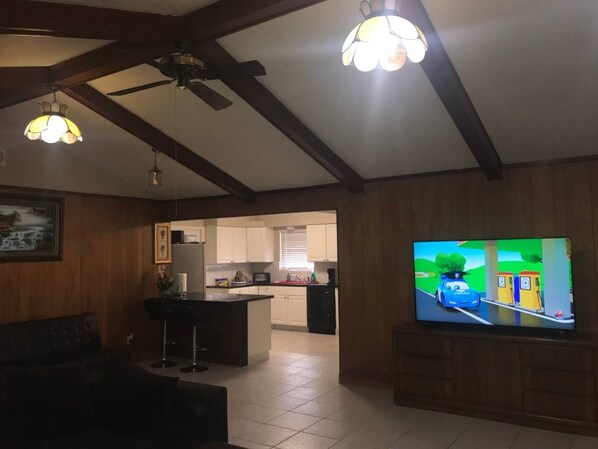 Interior - Sweet Home - Close to downtown (Houston)