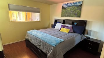 1 habitación, tabla de planchar con plancha, wifi gratis y ropa de cama