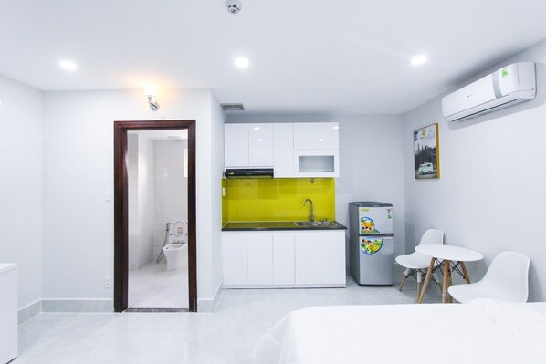 Studio cơ bản | Khu vực ăn uống tại phòng