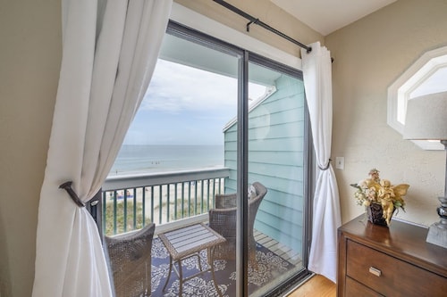 1 step and you are on the BEACH! Watch amazing sunsets from 3 decks! PremierHost