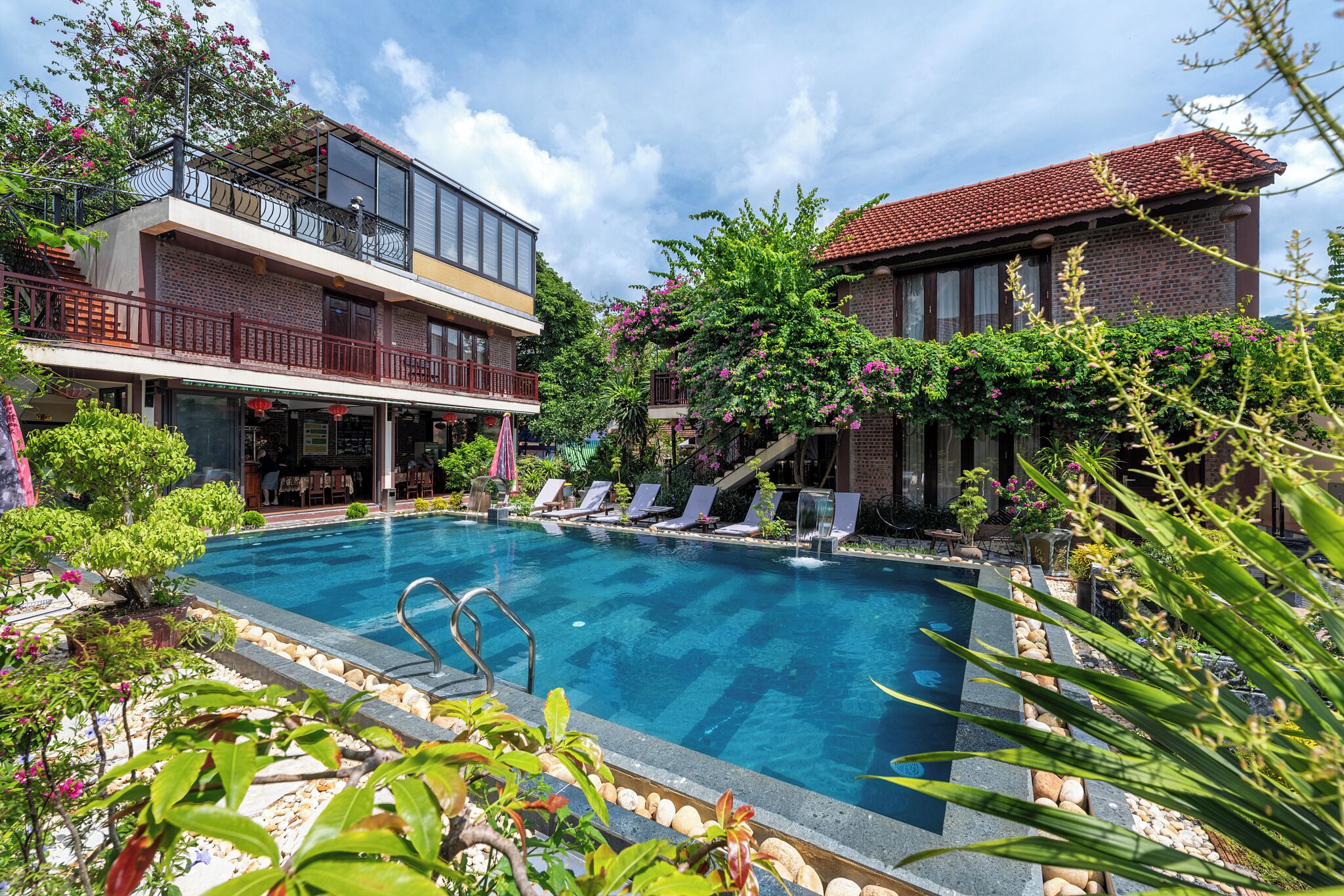 Kolam renang outdoor