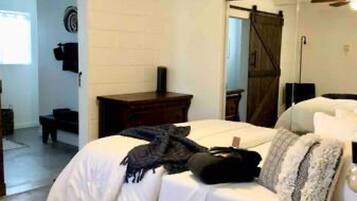 4 chambres, fer et planche à repasser, accès au Wi-Fi (inclus)