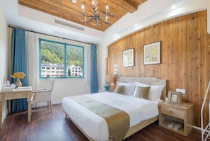 Family Suite | Free WiFi - Floral Hotel · Forever Homestay Qiandao Lake (Lijiang)