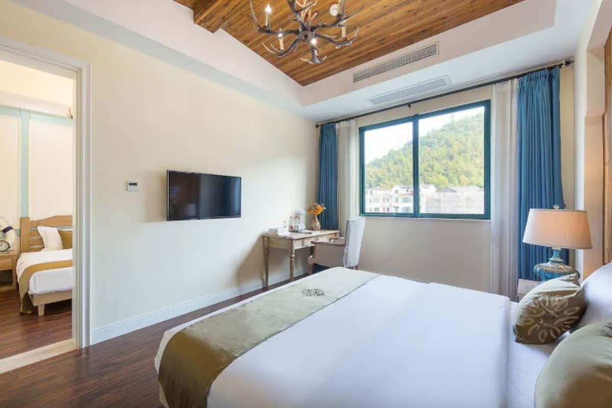 Family Suite | 2 bedrooms, free WiFi