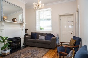 Deluxe Cottage | Living room - Wishing Well Cottage (Clare)