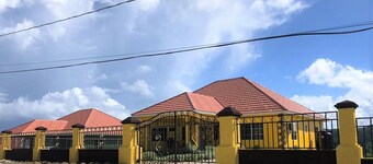 Villa Retreat Jamaica - 25 mins from Ocho Rios ... great views!