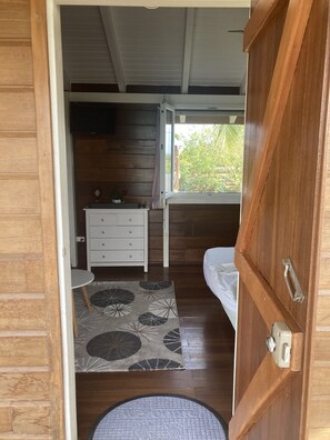 Fer et planche à repasser, Wi-Fi gratuit, draps fournis