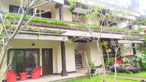 Deluxe Double Room (AC) | Terrace/patio - Indraprastha 2 Bungalow (Ubud)