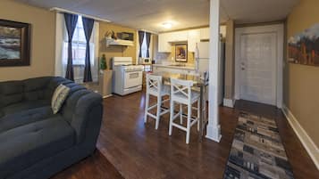 TV connectée, lecteur de DVD, livres