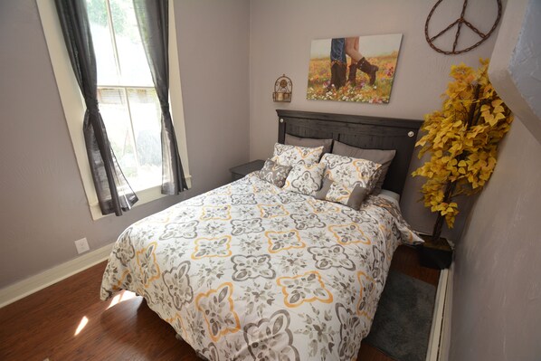 2 bedrooms, iron/ironing board, free WiFi, bed sheets