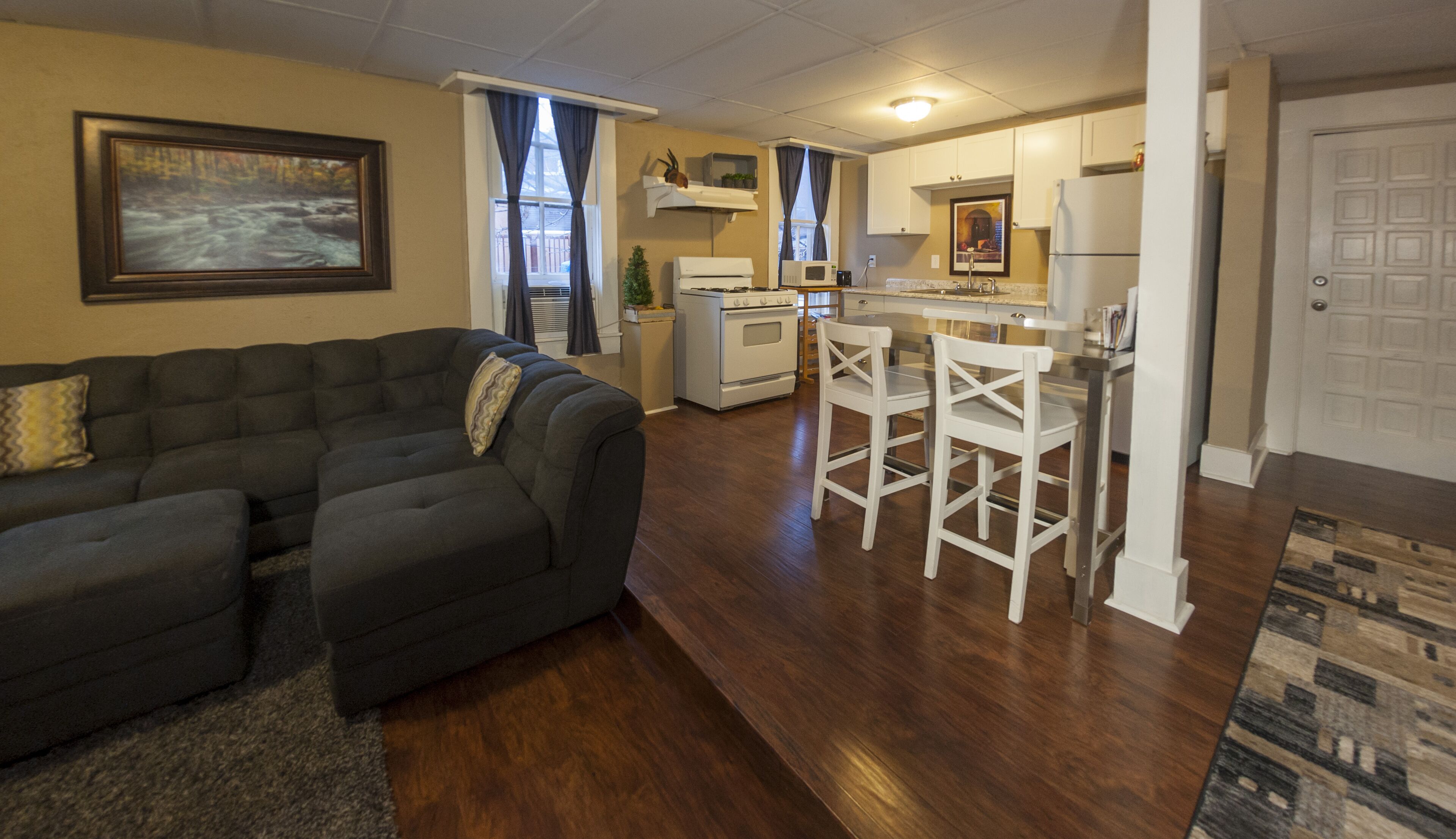 TV connectée, lecteur de DVD, livres