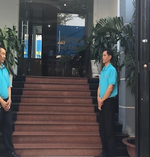 Property entrance - Tuan Long hotel (Ho Chi Minh City)